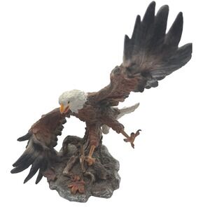 Bald Eagle Figurine Realistic Resin Bird of Prey Statue 9 Inch Wildlife Decor